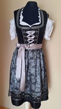 Klassisches  Dirndl,  3-