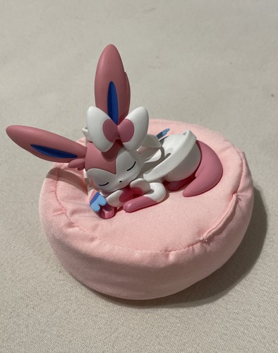 Pokémon sylveon schlaf figur - pokémon,