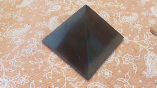 Schungit pyramide cm - schungit,
