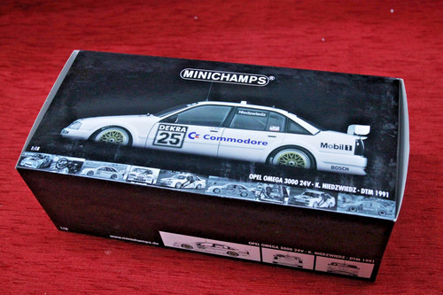 Minichamps 100914425 opel - 1:18,