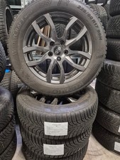 Satz Winterräder auf