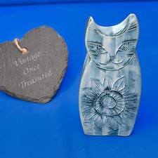 CARN POTTERY Flat Cat Ornament FC1 (15cm) Blue Wash * signiert John Beusmann * sehr guter Zustand