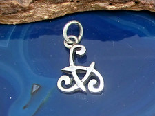 Kleiner Triskele Anhänger