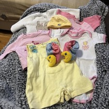 7 Teiliges Kleiderpaket Paket Größe 50/56 Oberteile Body Schuhe Mütze