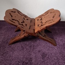 Buchständer aus Holz Handgeschnitzt