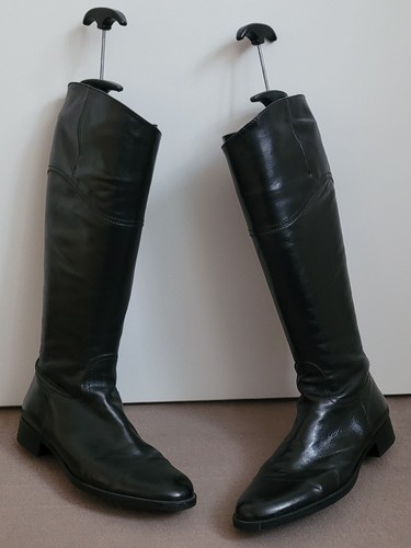 Schwarze kunstlederstiefel der - kunstlederstiefel,