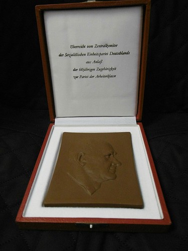 Ernst thälmann relief - ernst, aus