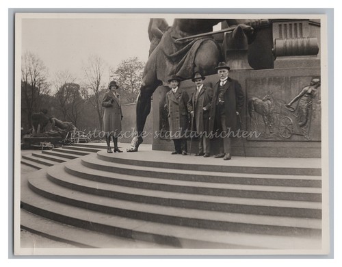 Berlin bronzefiguren - bronzefiguren,