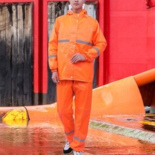 Reflektierender Regenmantel