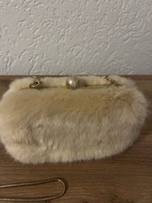 GUESS by Marciano Tasche