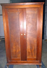 ***  ALTER-KLEIDERSCHRANK -
