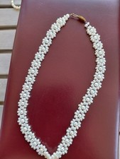 Perlenkette mit Blumenmuster 42 cm in sehr gutem Zustand NR 9