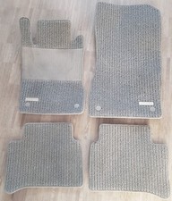 Original Fußmatten Mercedes W211 in grau mit Mercedes in Metall