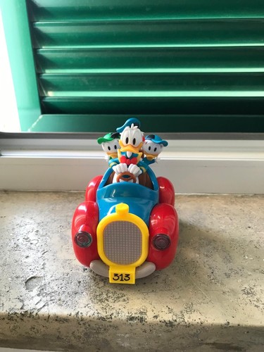Donald duck auto mit - auto, tick
