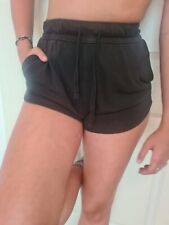 Schwarze Hot Pants,  kurze