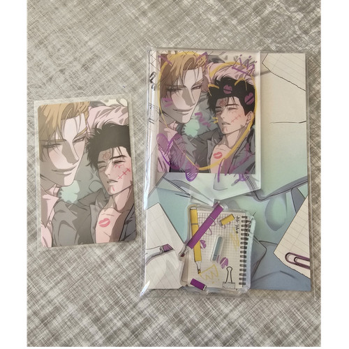 Campus couple acrylic stand - couple,