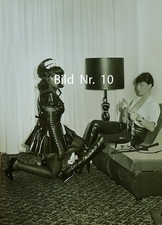 Vintage 70er Jahre  Fotos SW  dunkelhäutige Zofe mit Domina BDSM SM Bizarr