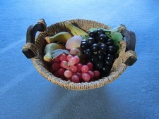 SISAL DEKO KORB MIT KUNSTFRÜCHTEN GEFÜLLT (10-TEILIG) 25 X 18 CM