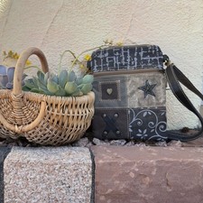 Sunsa kleine Umhängetasche