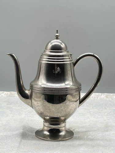 Antike kaffeekanne aus - kaffeekanne, metall