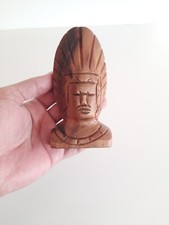 Handgefertigte geschnitzte