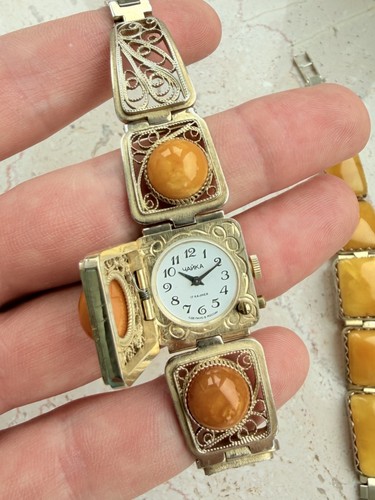 Eine chaika uhr mit - eine, uhr,