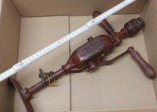Alte Handbohrmaschine mit Handkurbel
