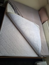 BETT -  BUCHE MASSIV MIT LATTENROST, MATRATZE + TOPPER 140cm x 200 cm