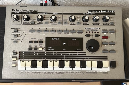 Roland 303 sequencer - roland,