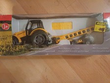 Welly Traktor mit Heuballenwagen Neuwertig 1:32