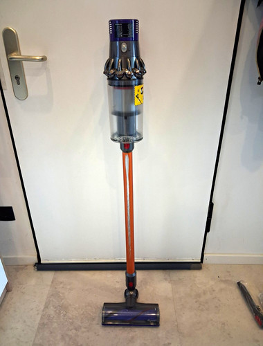 Dyson v10stabstaubsauger - dyson, *