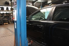 TÜR Vorn Links ( 4/5 Türer ) Ford Focus 1.6 16V DA3/DB3 Farbe Panther-schwarz