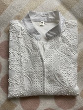 Weiße Damenbluse Größe L, Kurzarm, bestickt Blumen, leichte Qualität Neu