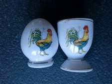 Frühstücksset: Eierbecher und Salzstreuer