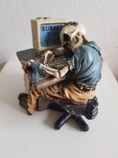 Skelett Figur Computer Büro Internet Dekofigur Spaß Kunststein 