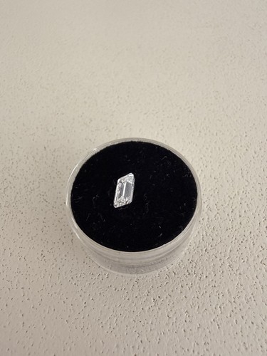 Emerald cut lab grown - 1,01,