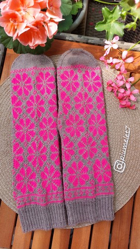 Handgestrickte socken mit - handgestrickte,