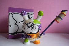 Tag Dunny 8 Inch Kidrobot Vinyl Figur 2006 by Paul Budnitz, Tristan Eaton, Cycle