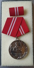 DDR Auszeichnung Orden  "