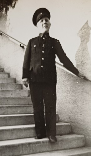 Mann uniform briefbote - uniform,
