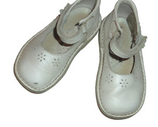 Weißer Halbschuh "Ballerina"