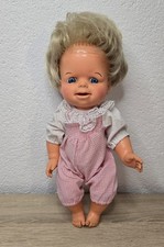 Nette Kunststoff Puppe