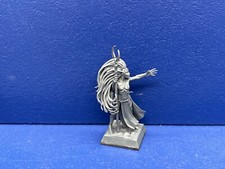 Sorceress / Zauberin der Dunkelelfen