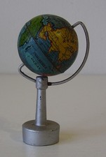 Antiker kleiner miniatur - kleiner,