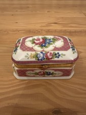 Neundorf Porzellan Schmuckdose