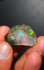 Opal grob, großer Opal