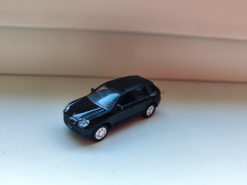High speed porsche cayenne - high,