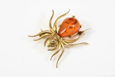 Bernstein-Goldbrosche in Form