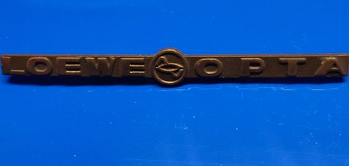 Schriftzug emblem loewe - schriftzug,