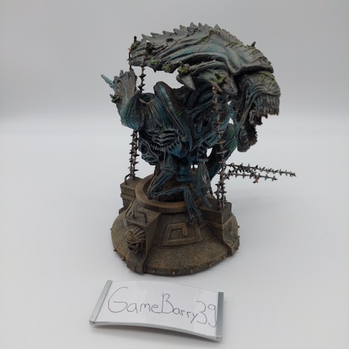Avp captive alien queen - captive,